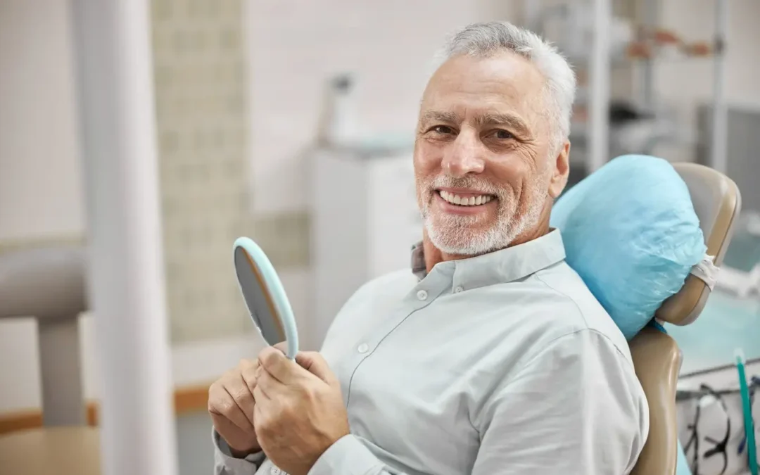 dojrzały mężczyzna na fotelu dentystycznym